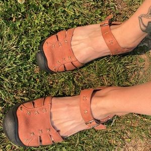 Mary Jane Keen Salmon Pink Closed Toe sandals